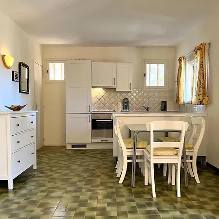 Charming In Lavandou Walking Distance To Holiday home Le Lavandou